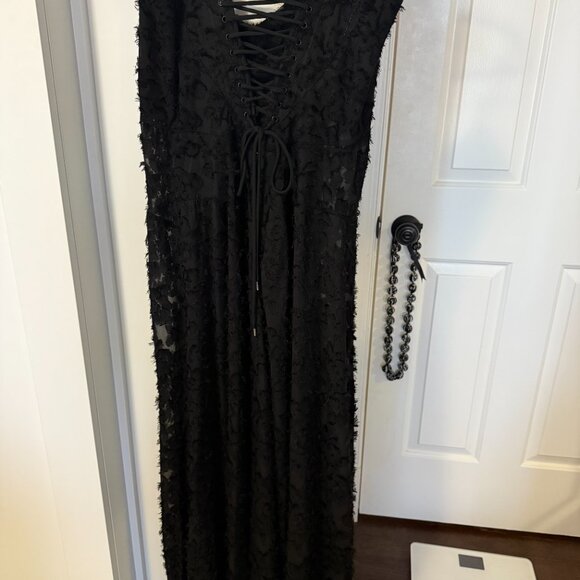 House of CB Black 'Seren' Floral Lace Back Maxi Dress Size L+ - Picture 4 of 5